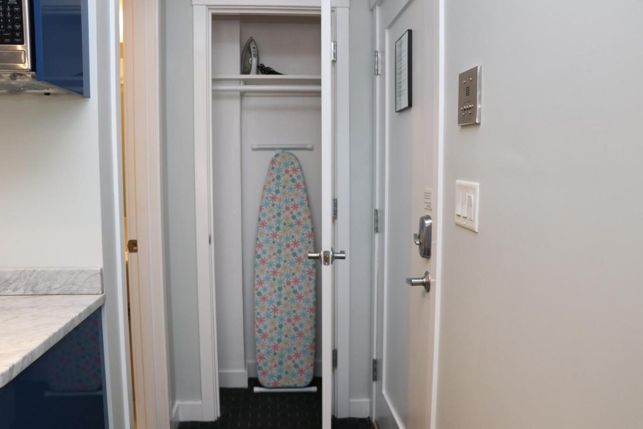 Stylish Newbury Street Studio, #2 Boston Exterior photo